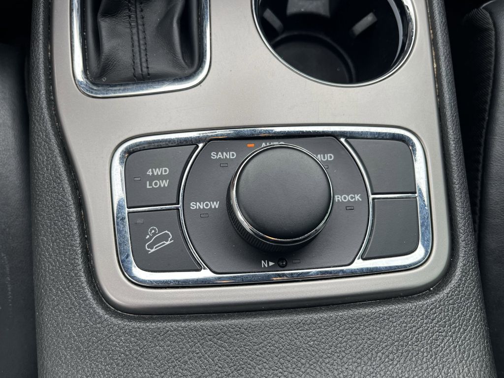 used 2021 Jeep Grand Cherokee car, priced at $19,911