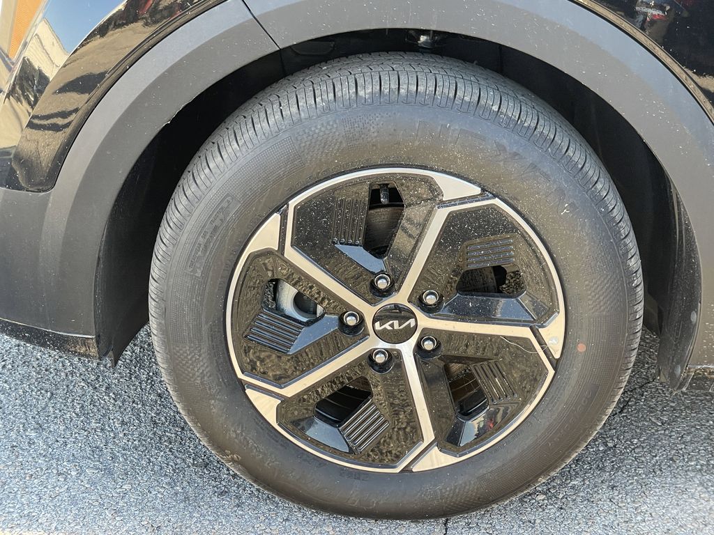 new 2025 Kia Niro car, priced at $29,867