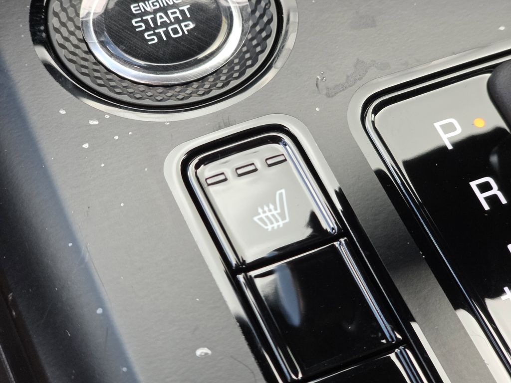 new 2025 Kia Niro car, priced at $30,220