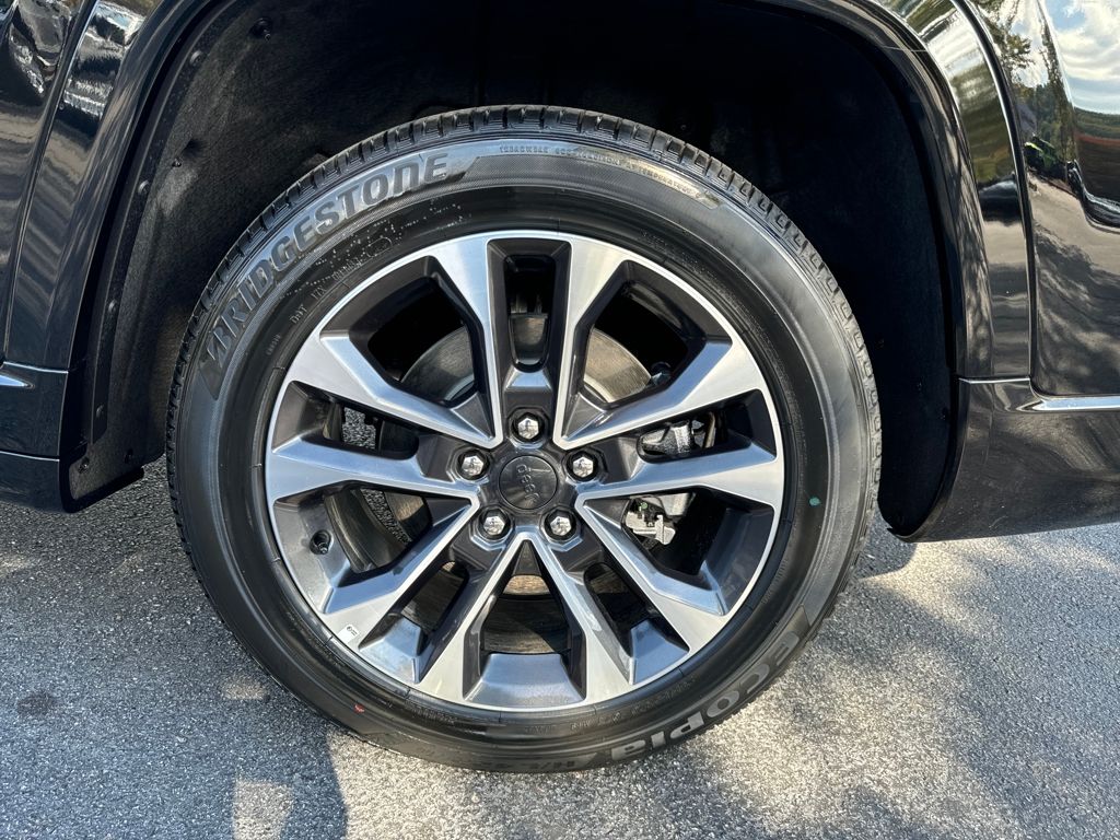 new 2025 Jeep Grand Cherokee L car, priced at $59,990