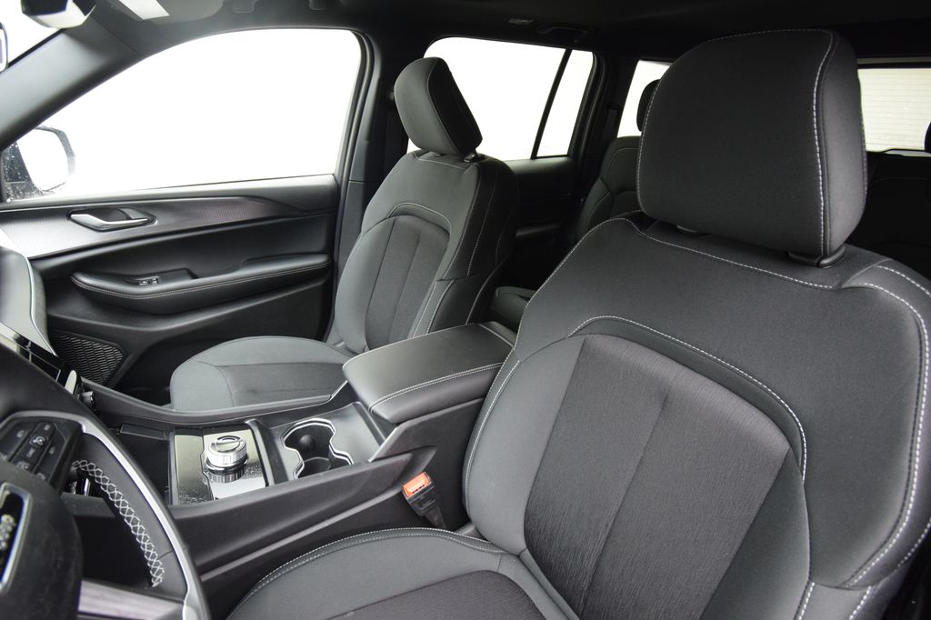 new 2025 Jeep Grand Cherokee car, priced at $35,165
