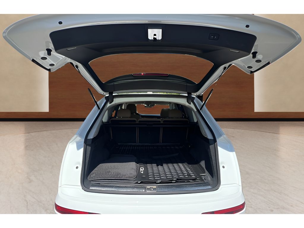 used 2020 Audi Q7 car, priced at $32,300