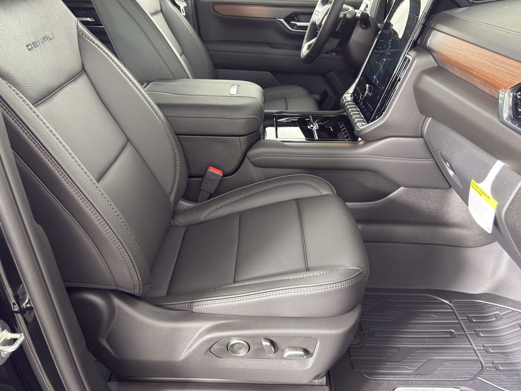 new 2025 GMC Yukon XL car, priced at $86,759
