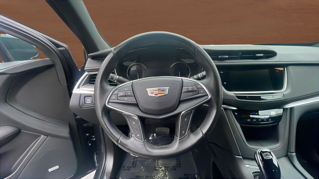 used 2021 Cadillac XT5 car, priced at $29,550