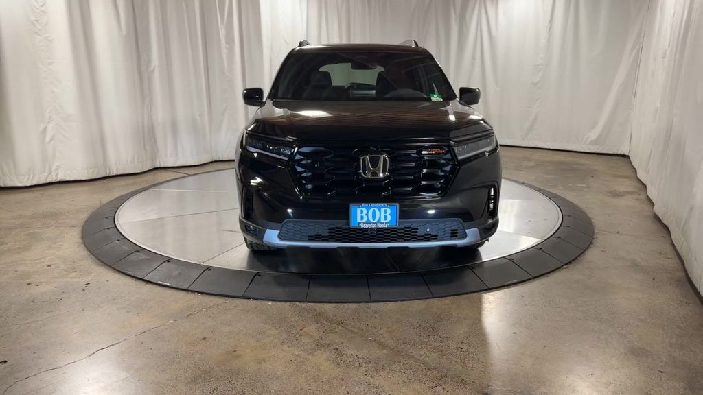 new 2025 Honda Pilot car, priced at $50,895