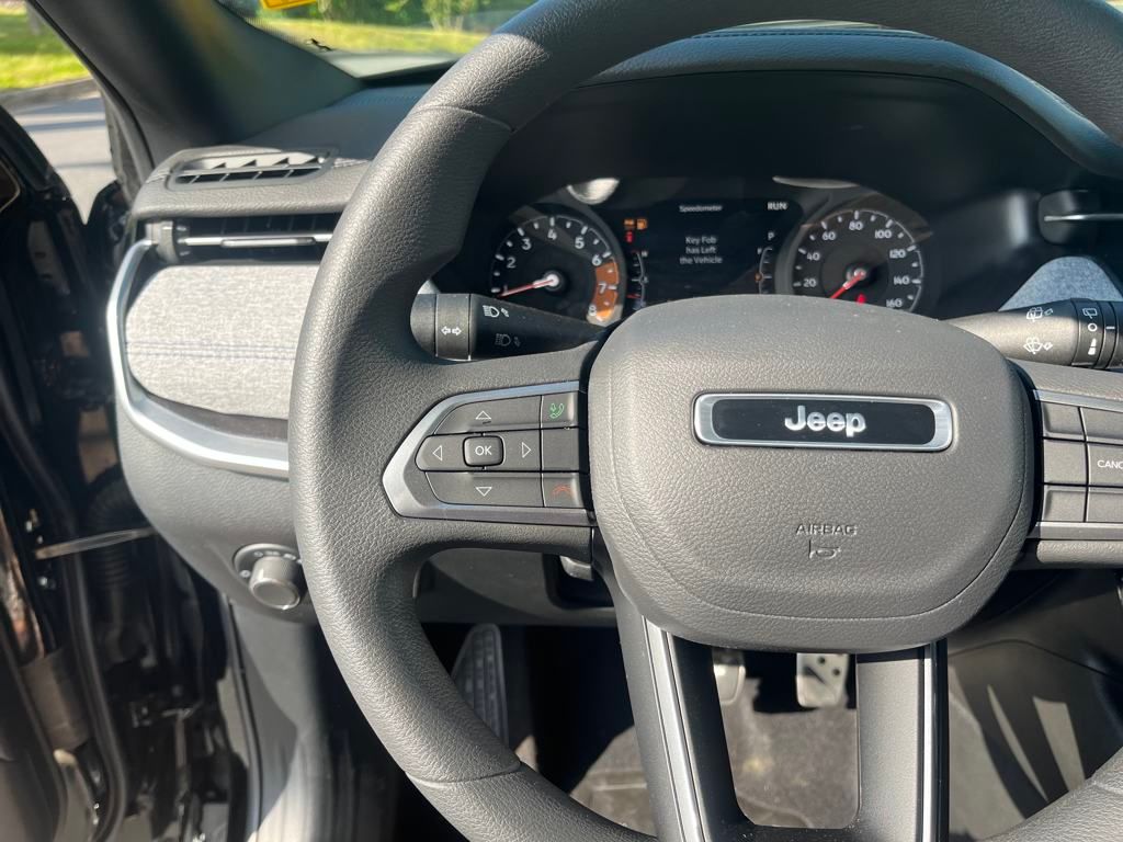 new 2025 Jeep Compass car, priced at $26,990