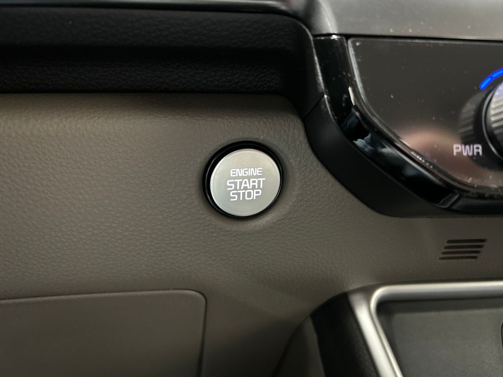 new 2025 Kia Carnival car, priced at $40,495