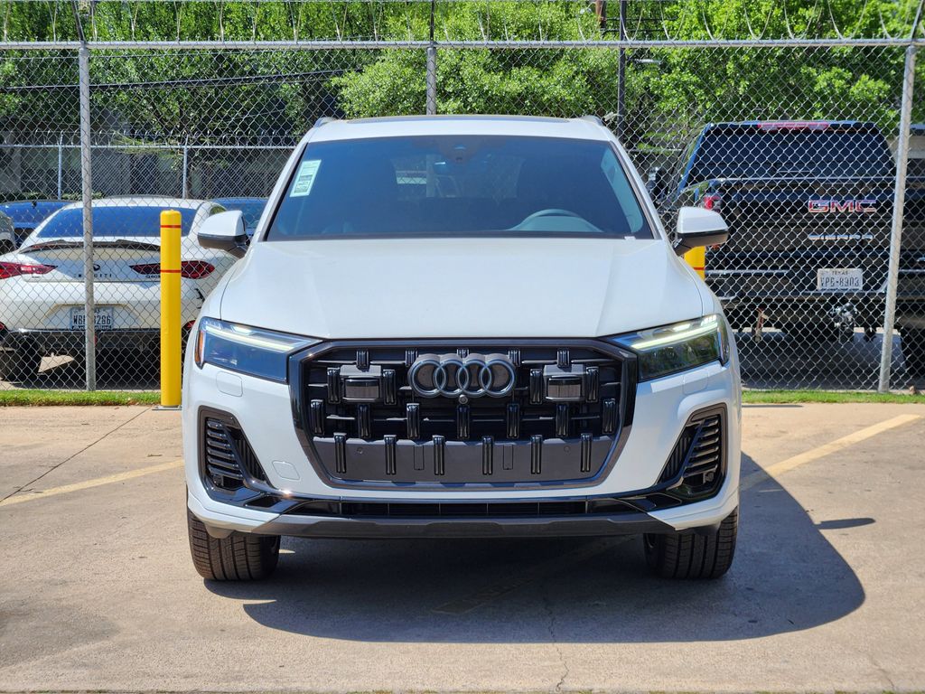 new 2025 Audi Q7 car, priced at $77,840