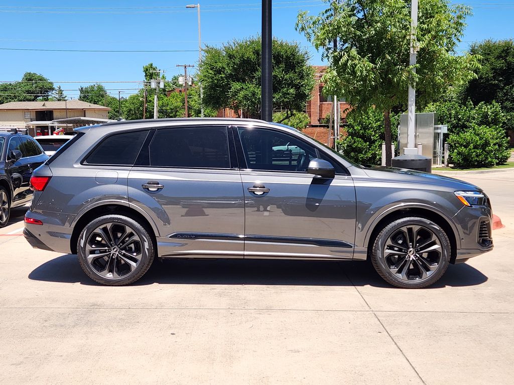 new 2025 Audi Q7 car, priced at $77,840