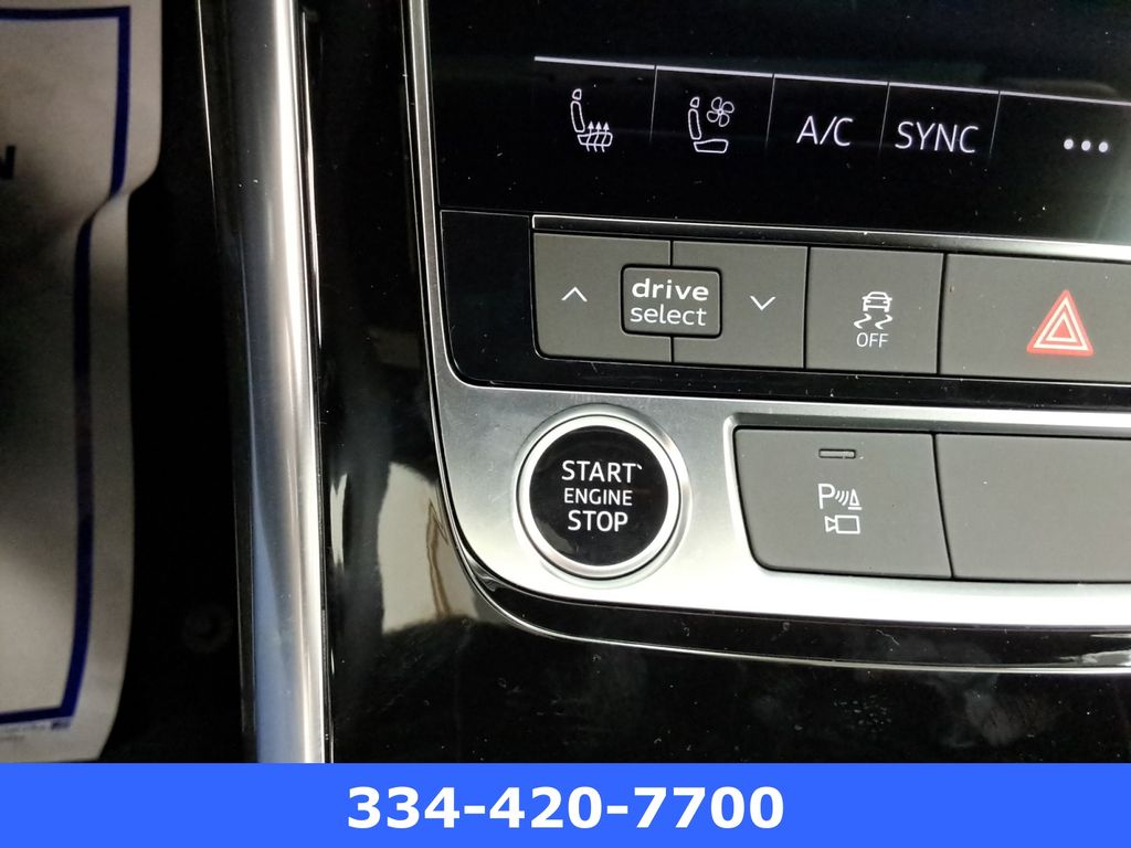new 2025 Audi Q7 car, priced at $70,300