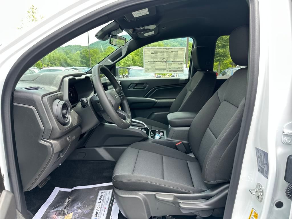 new 2025 Chevrolet Colorado car, priced at $43,070