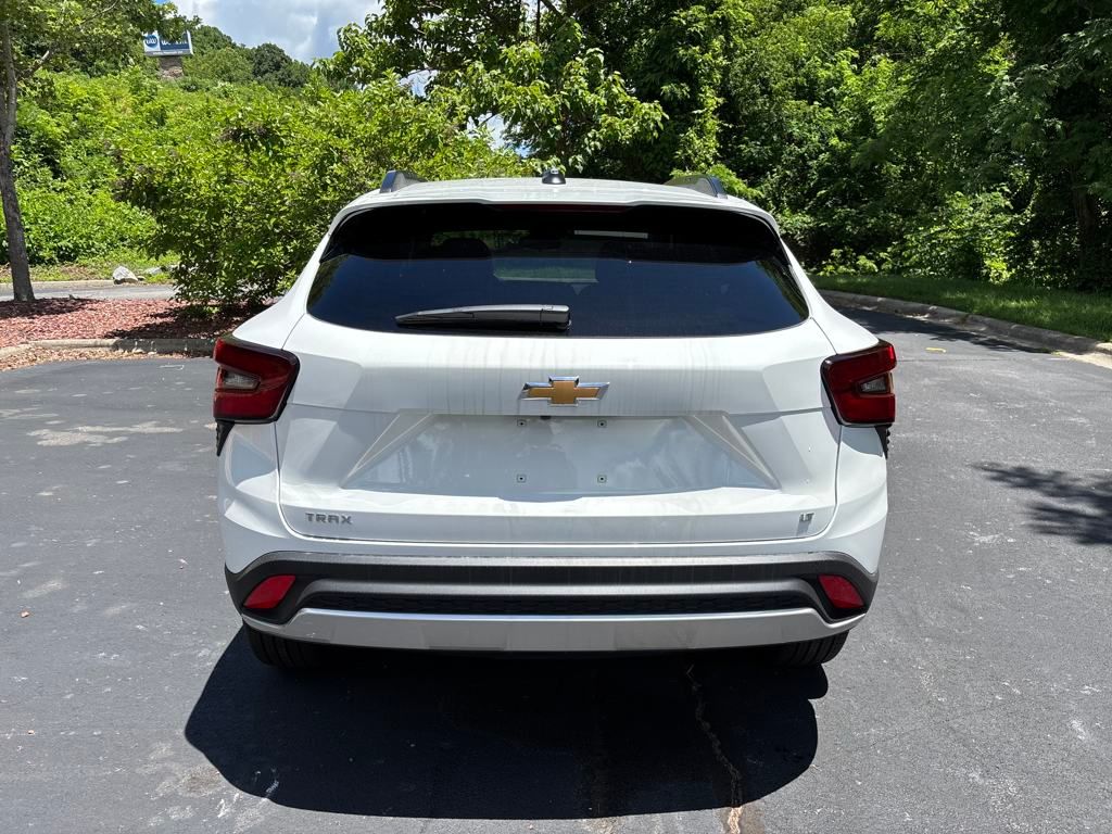 new 2025 Chevrolet Trax car, priced at $24,095