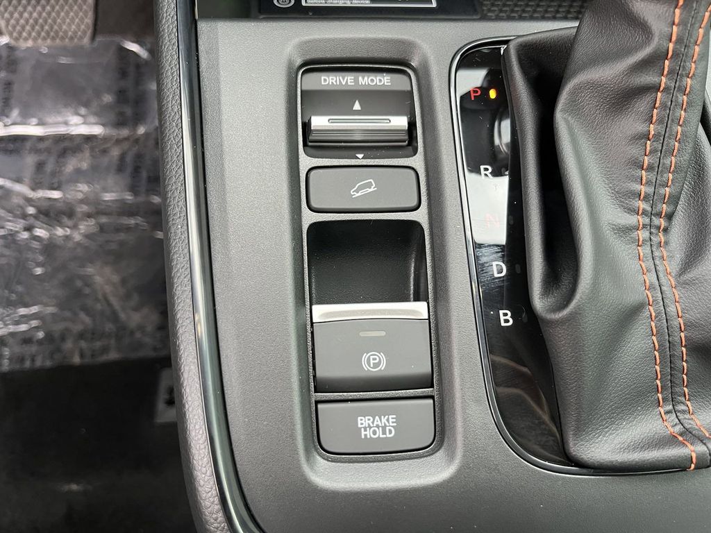 new 2025 Honda CR-V Hybrid car, priced at $38,923