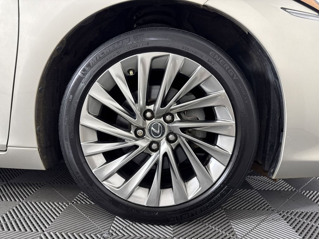 used 2019 Lexus ES car, priced at $30,367