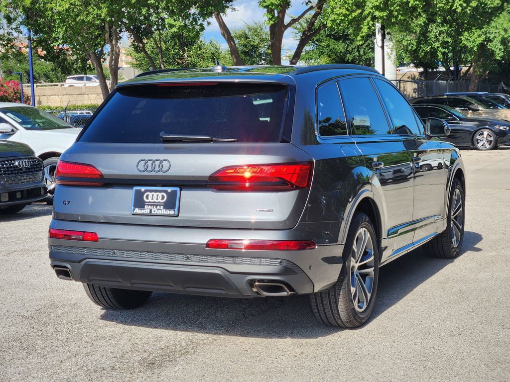 new 2025 Audi Q7 car, priced at $70,700