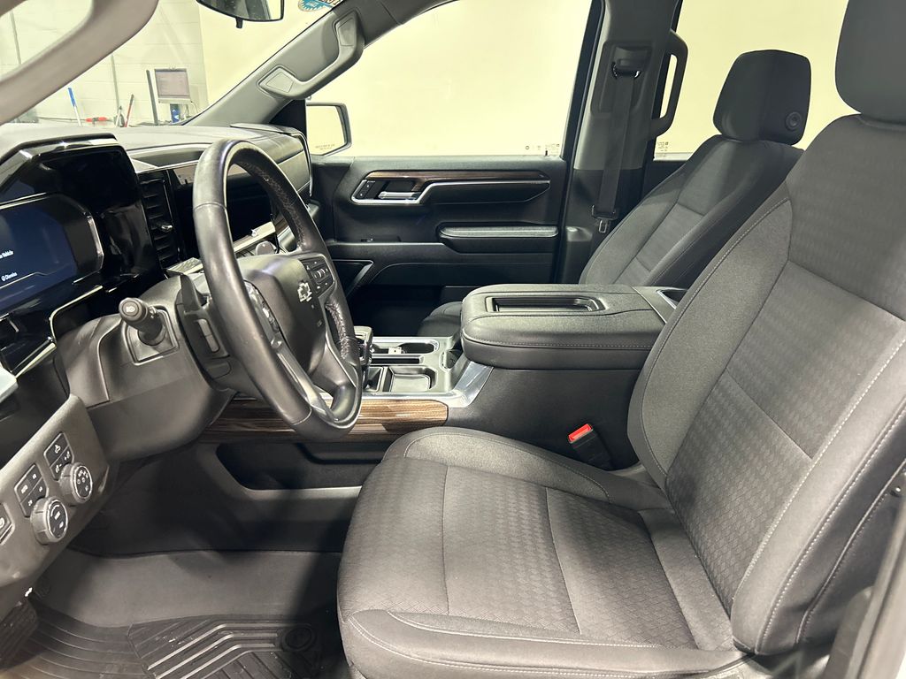 used 2022 Chevrolet Silverado 1500 car, priced at $42,992