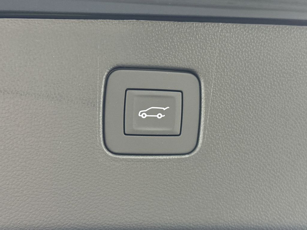 new 2025 Buick Envista car, priced at $29,869
