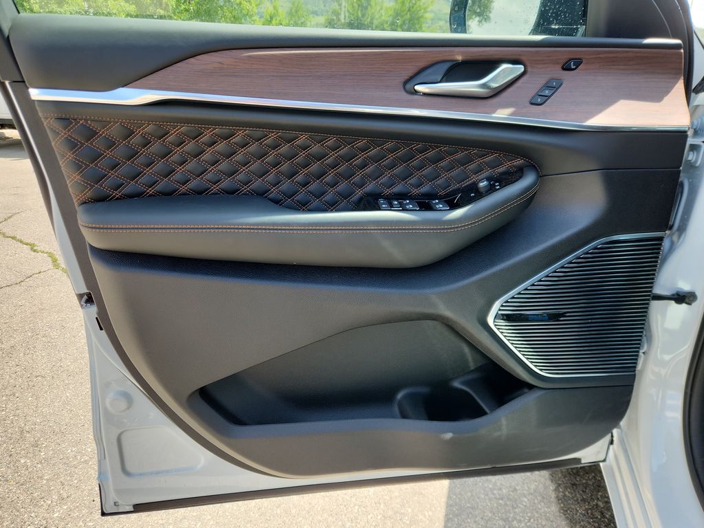 new 2025 Jeep Grand Cherokee L car, priced at $64,753
