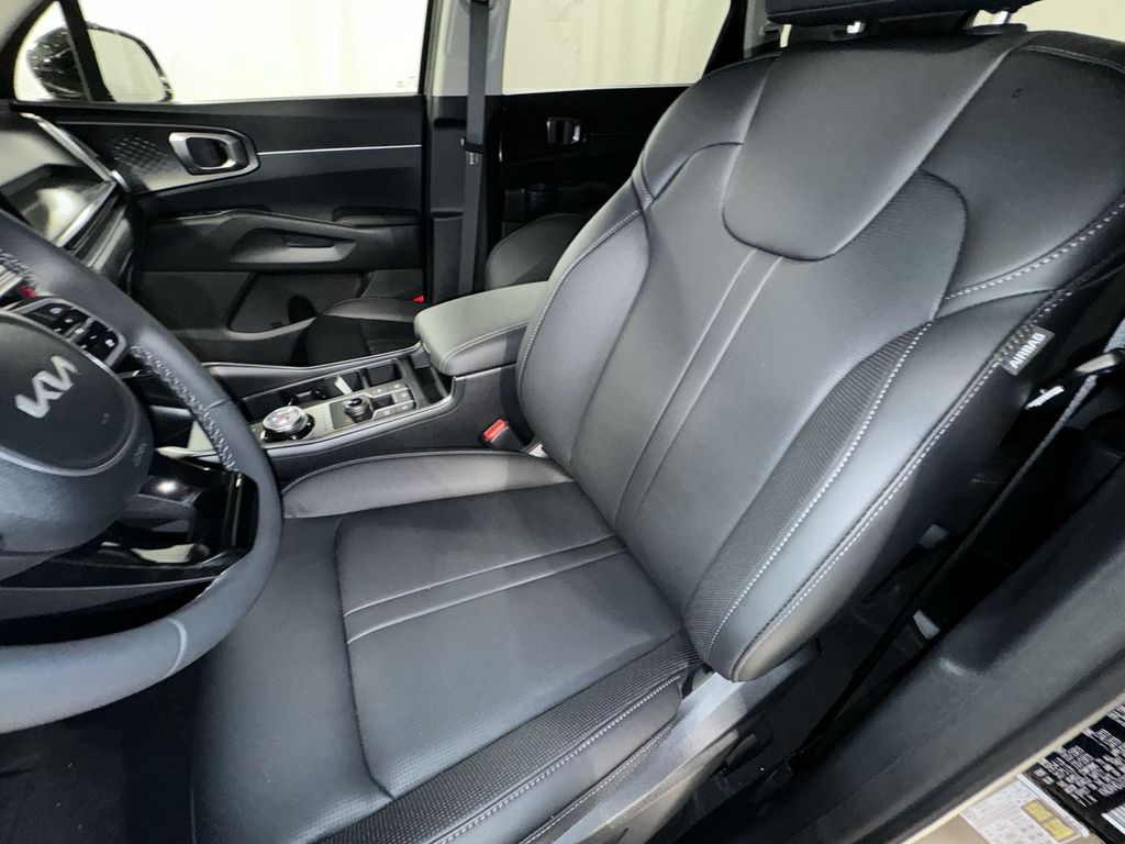 new 2025 Kia Sorento Hybrid car, priced at $42,088