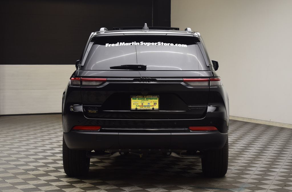 new 2025 Jeep Grand Cherokee car, priced at $44,150