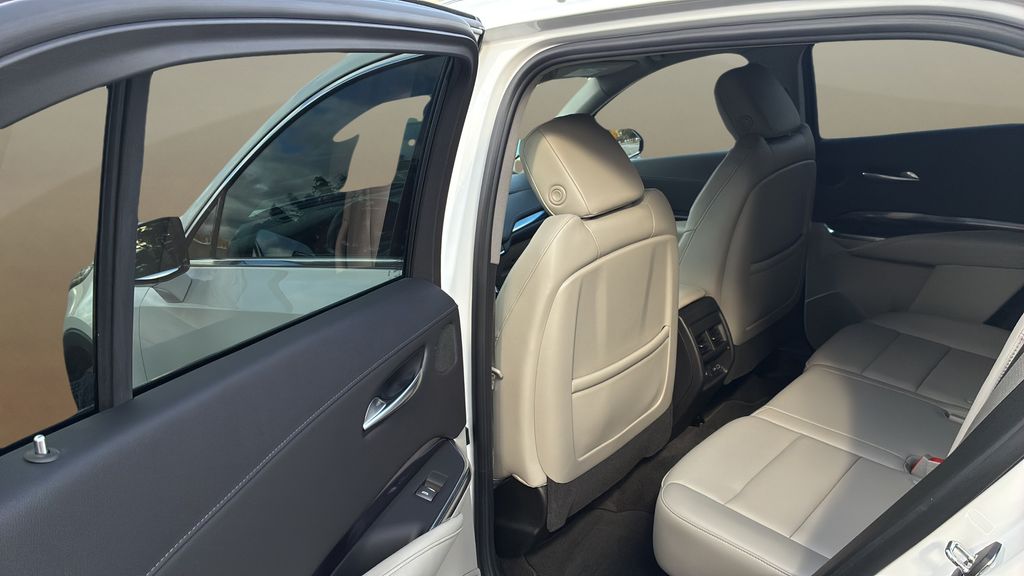 used 2023 Cadillac XT4 car, priced at $28,800