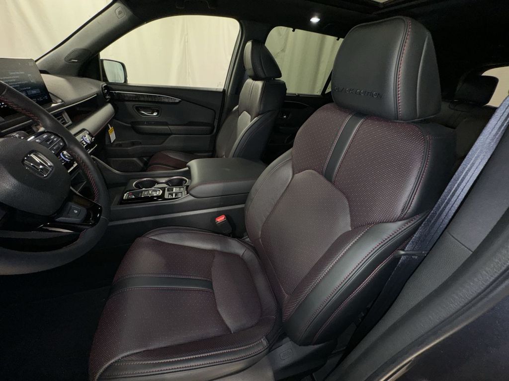 new 2025 Honda Pilot car, priced at $56,075