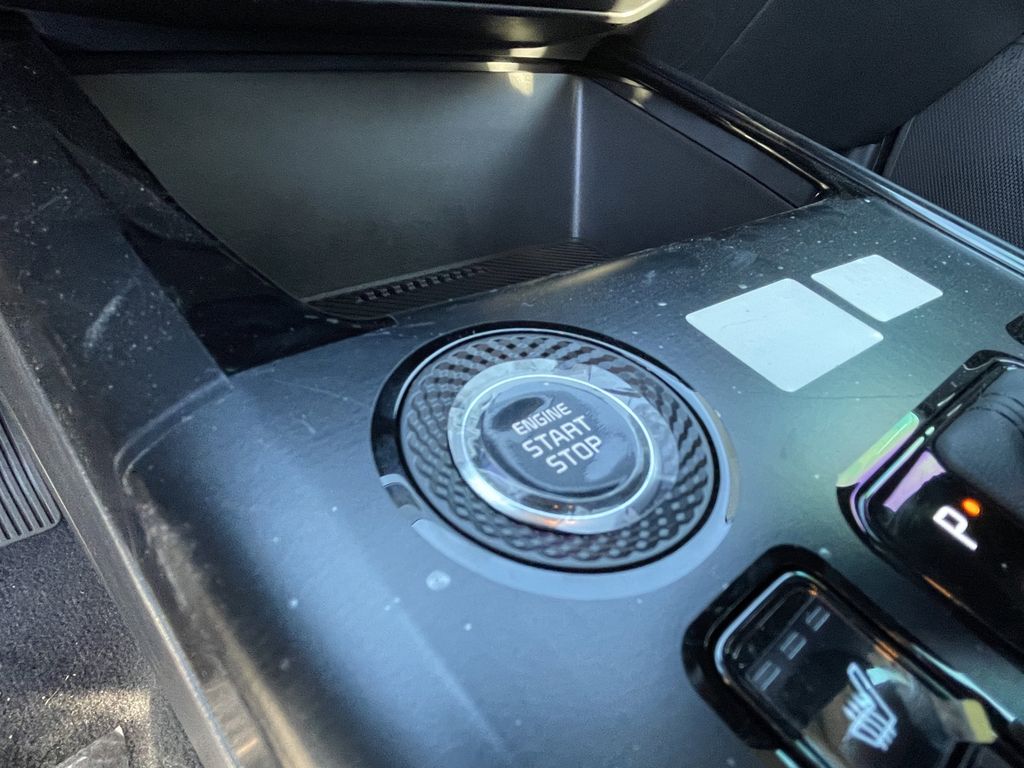 new 2025 Kia Niro car, priced at $29,867