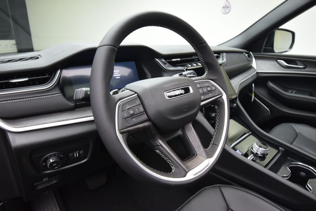 new 2025 Jeep Grand Cherokee L car, priced at $44,510