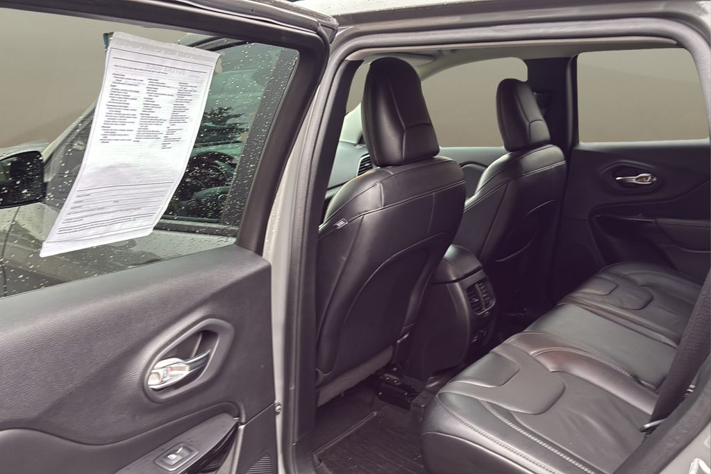 used 2023 Jeep Cherokee car, priced at $26,200