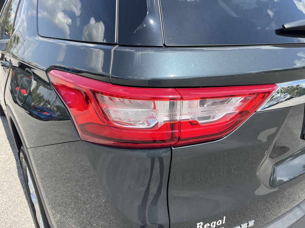 used 2021 Chevrolet Traverse car, priced at $25,477