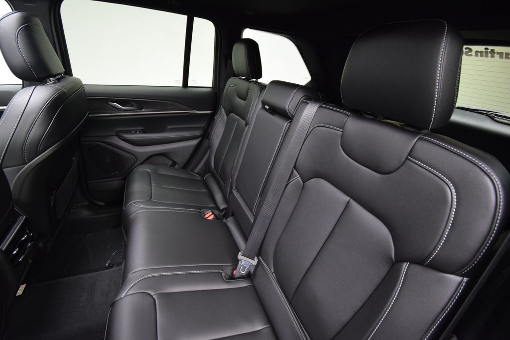 new 2025 Jeep Grand Cherokee car, priced at $45,285