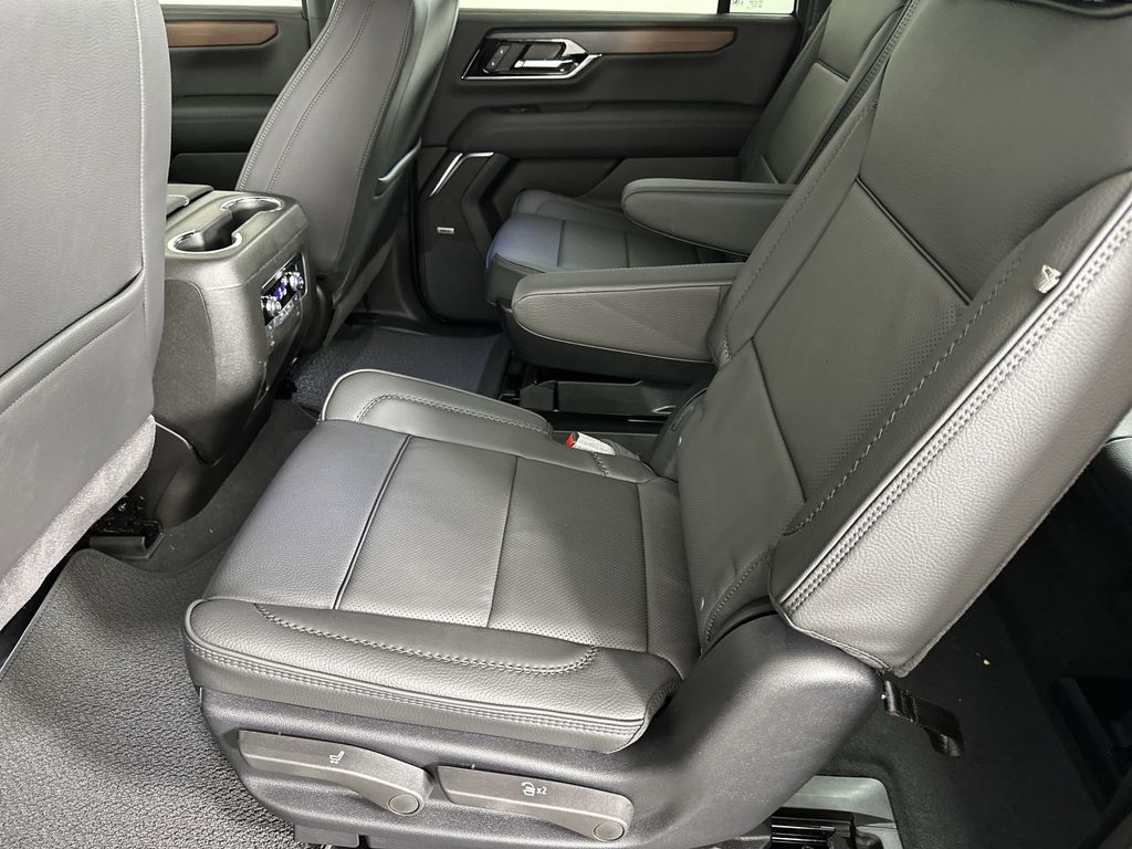 new 2025 GMC Yukon XL car, priced at $92,154