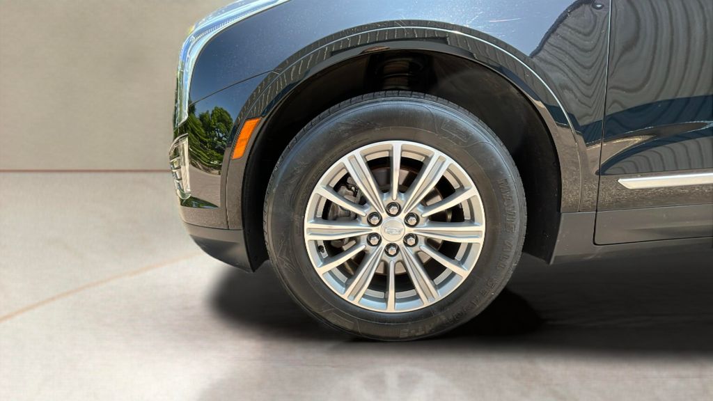 used 2017 Cadillac XT5 car, priced at $17,250