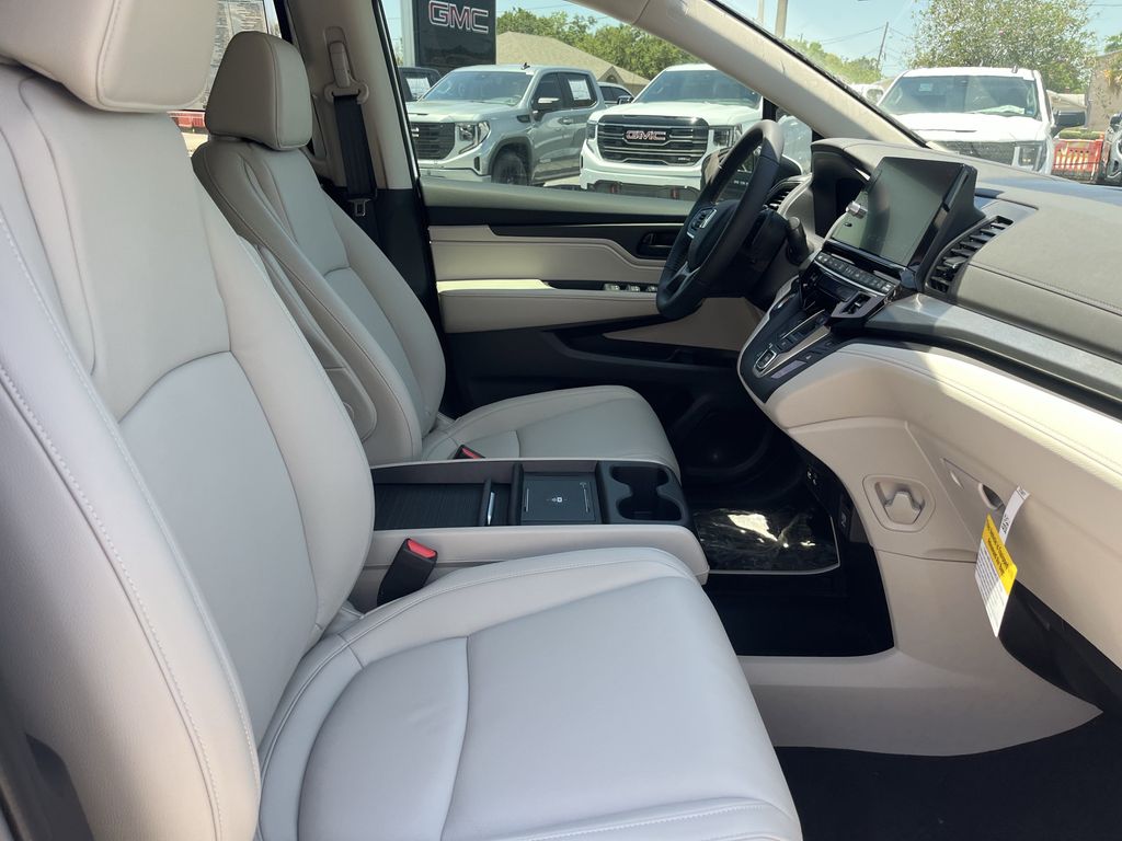 new 2025 Honda Odyssey car, priced at $42,960