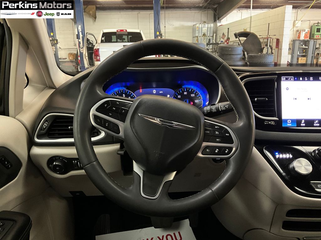 used 2024 Chrysler Pacifica car, priced at $33,343