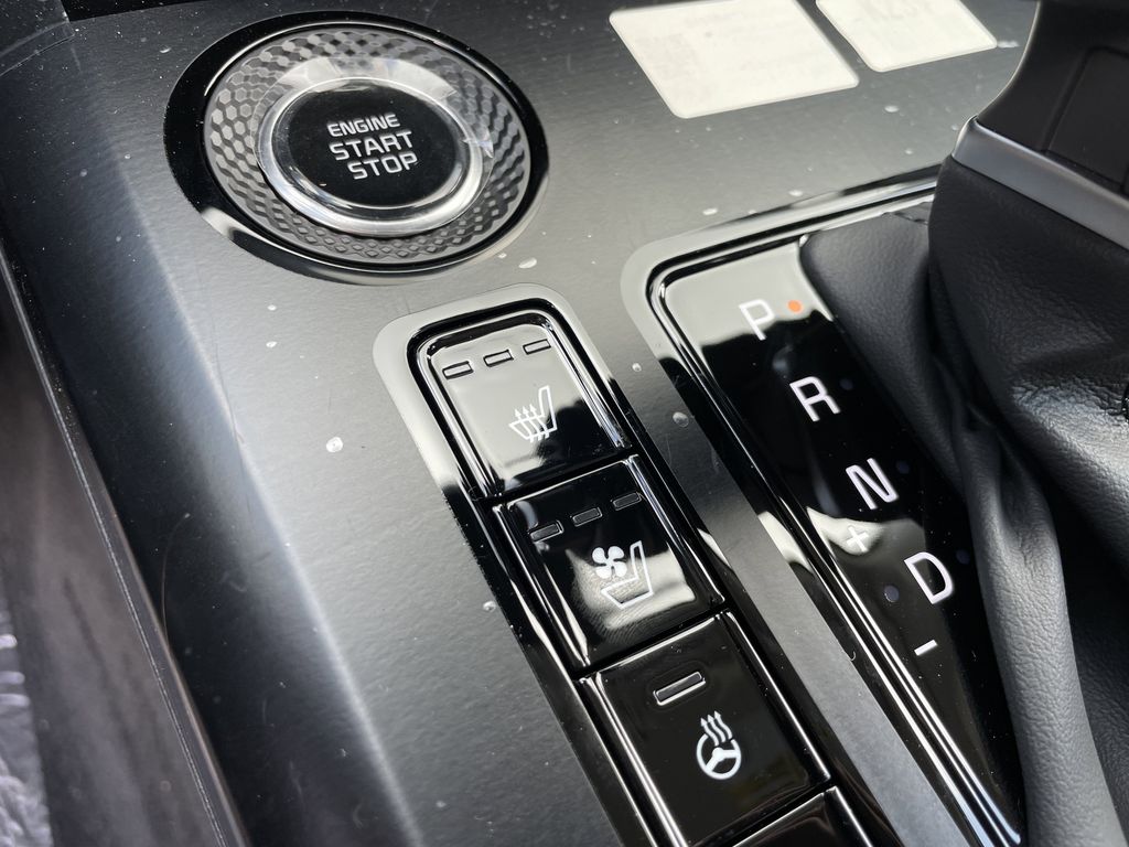 new 2025 Kia Niro car, priced at $32,903