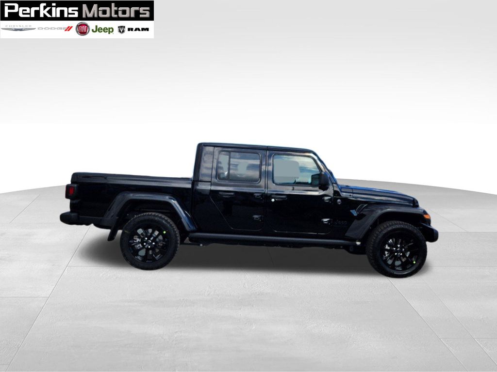 new 2025 Jeep Gladiator car, priced at $41,974