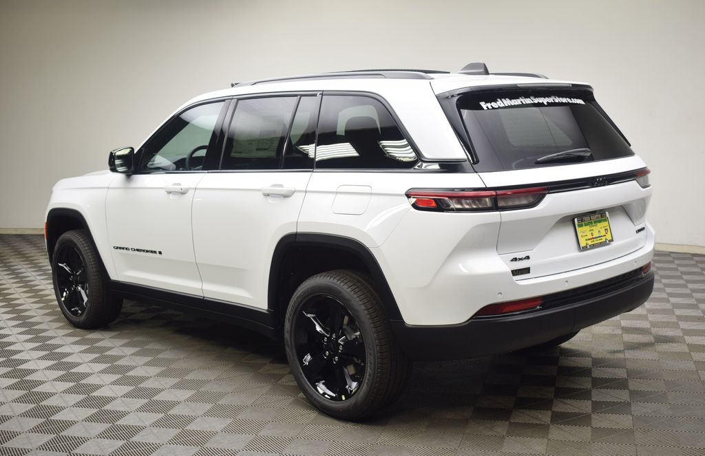 new 2025 Jeep Grand Cherokee car, priced at $46,126