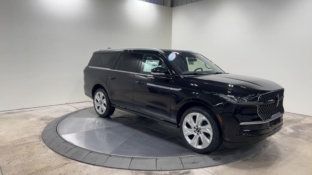 new 2025 Lincoln Navigator car, priced at $108,790