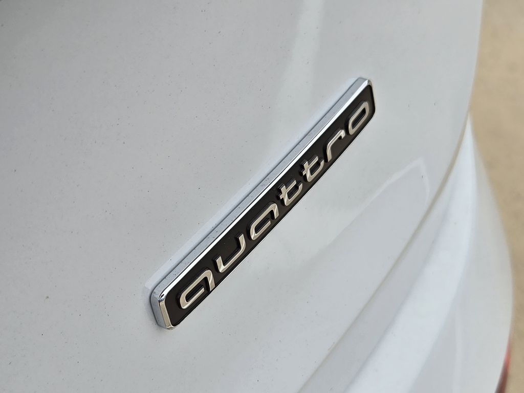 new 2025 Audi Q7 car, priced at $78,895