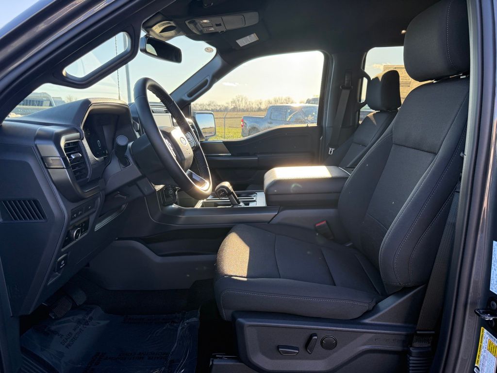 new 2024 Ford F-150 car, priced at $52,574