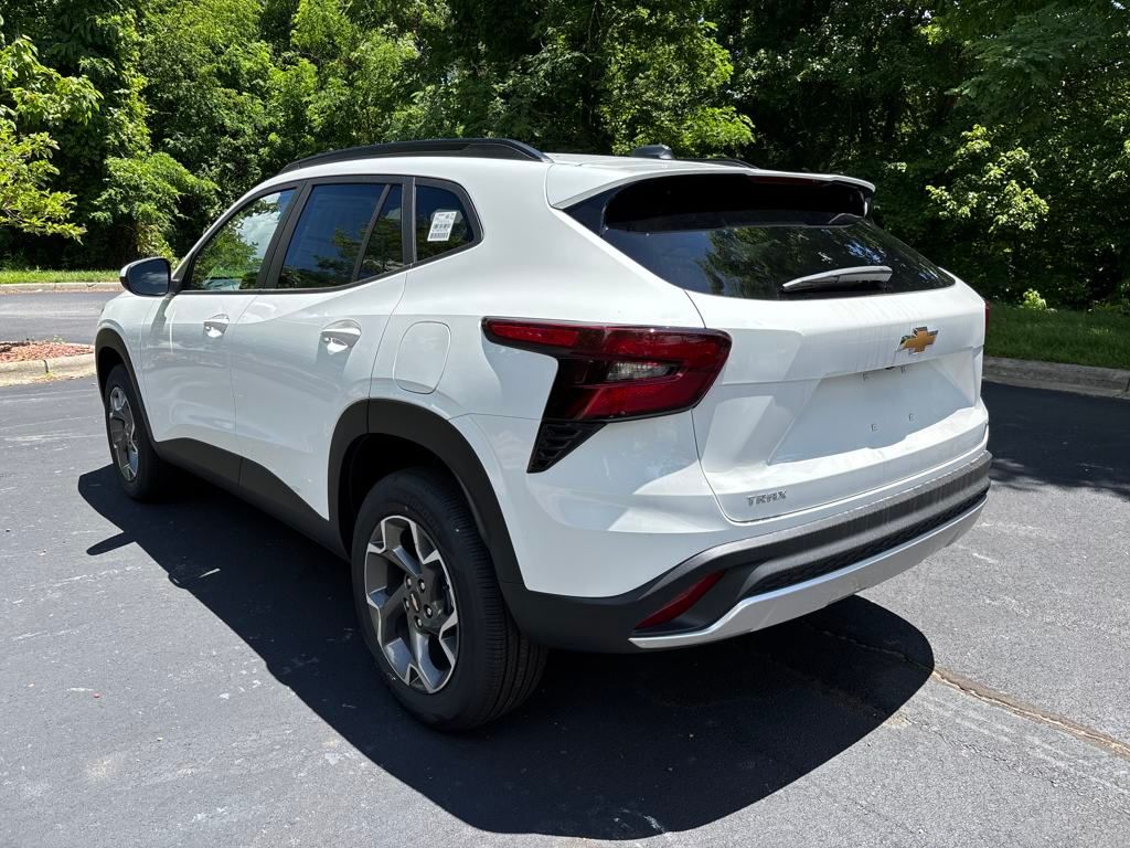 new 2025 Chevrolet Trax car, priced at $24,095