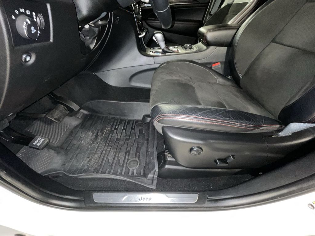 used 2019 Jeep Grand Cherokee car, priced at $23,993