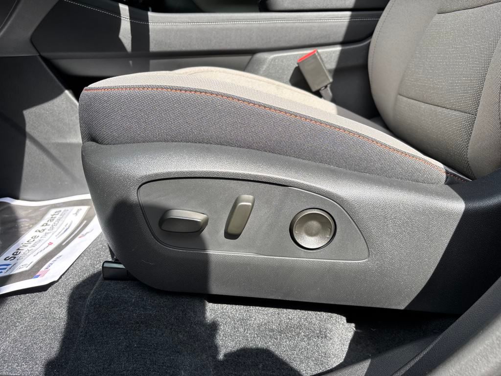new 2025 Chevrolet Traverse car, priced at $44,695
