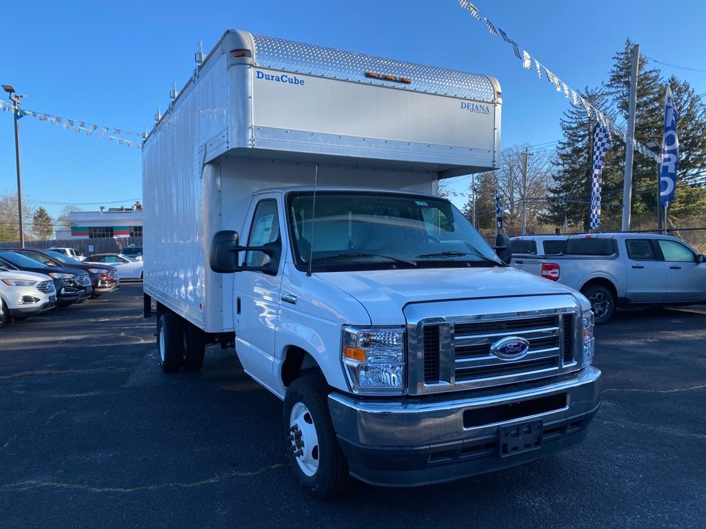 new 2023 Ford E-450SD car, priced at $60,518