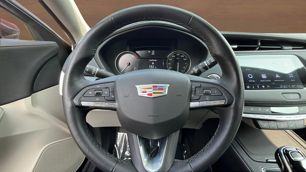 used 2022 Cadillac XT4 car, priced at $29,450