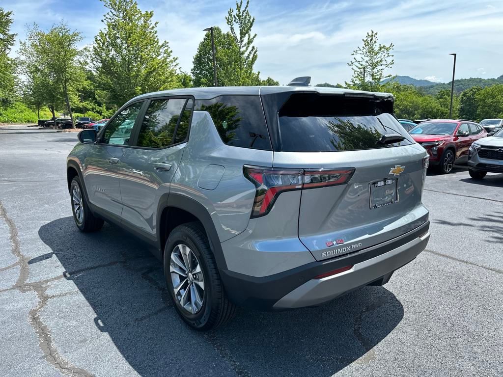new 2026 Chevrolet Equinox car, priced at $31,995