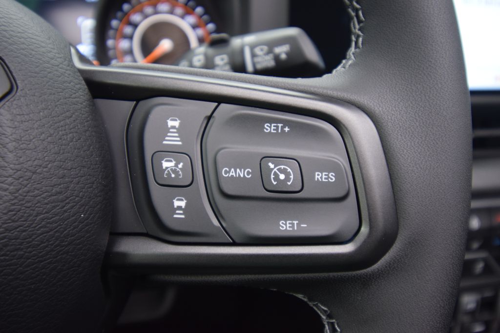 new 2025 Jeep Wrangler car, priced at $43,220