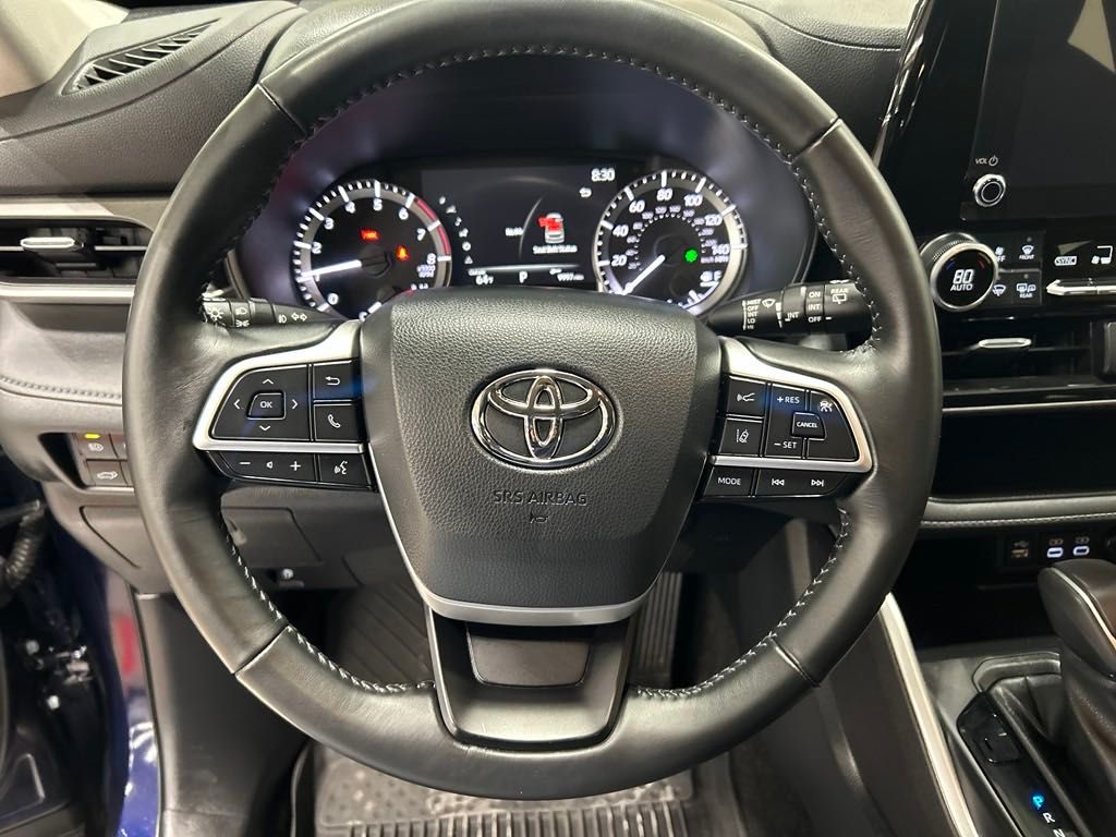 used 2023 Toyota Highlander car, priced at $41,556