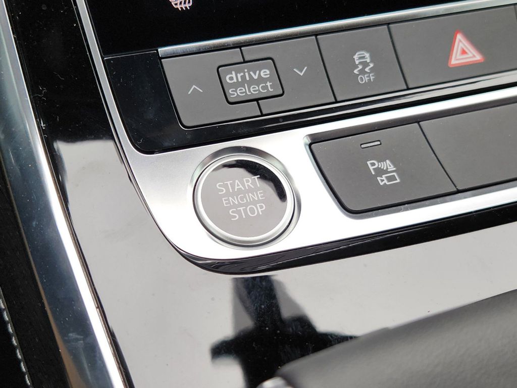 new 2025 Audi Q7 car, priced at $75,890